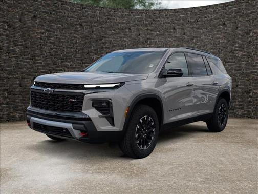 Sandstone Gray 2026 Chevrolet Traverse Z71