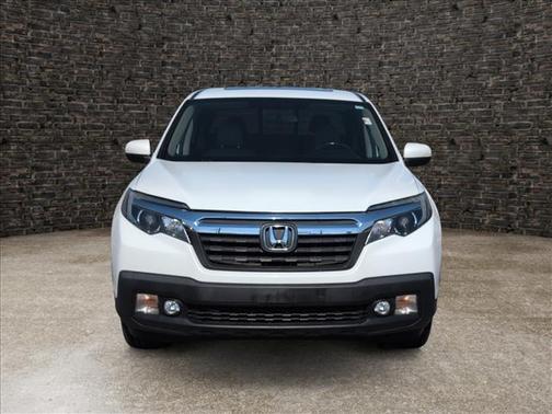 White 2019 Honda Ridgeline RTL