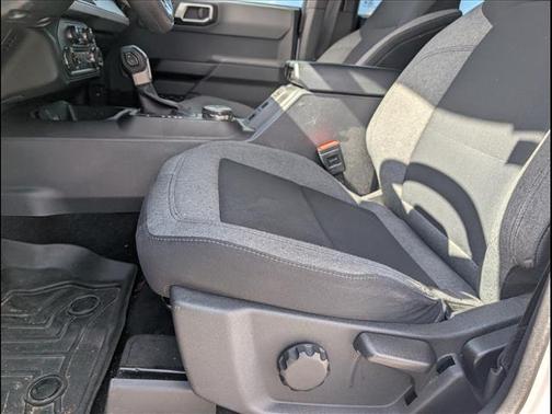 Oxford White 2021 Ford Bronco Base