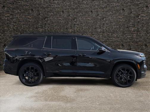 Mosaic Black Metallic 2026 Chevrolet Traverse RS