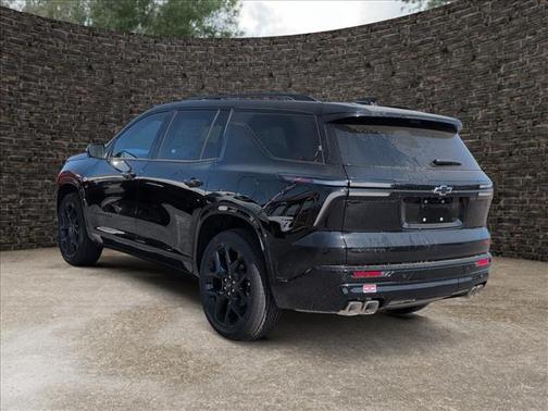 Mosaic Black Metallic 2026 Chevrolet Traverse RS