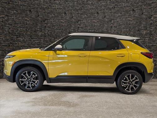 Nitro Yellow 2025 Chevrolet Trailblazer ACTIV
