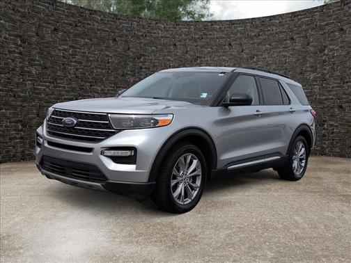 Silver Metallic 2021 Ford Explorer XLT
