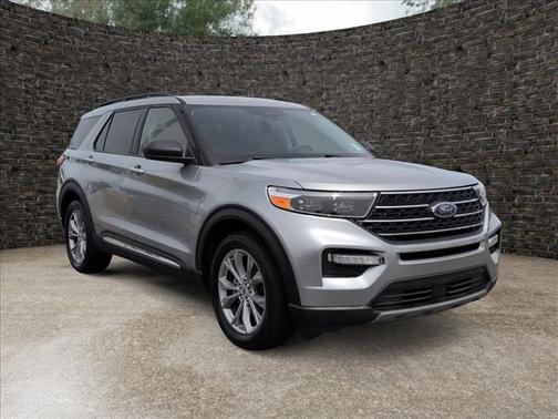 Silver Metallic 2021 Ford Explorer XLT