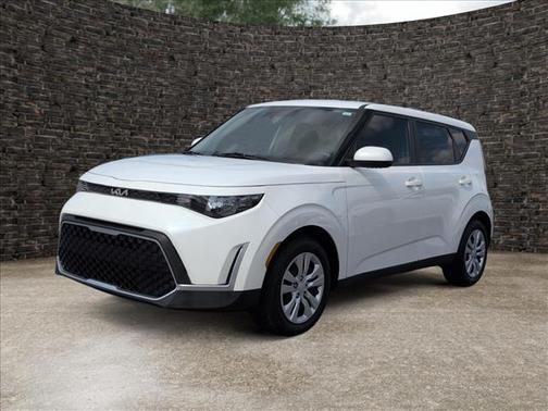 Snow White Pearl 2024 Kia Soul LX