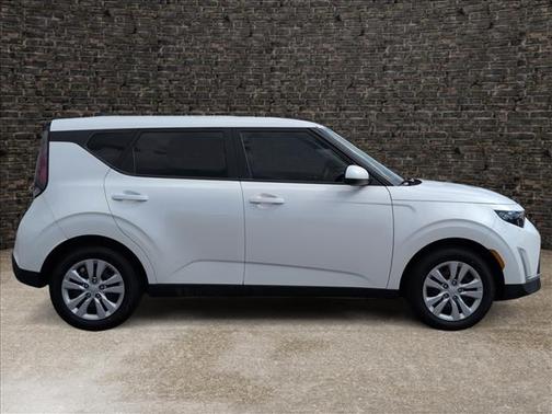 Snow White Pearl 2024 Kia Soul LX