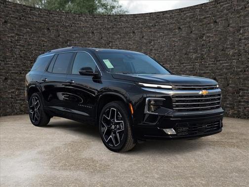 Mosaic Black Metallic 2026 Chevrolet Traverse High Country