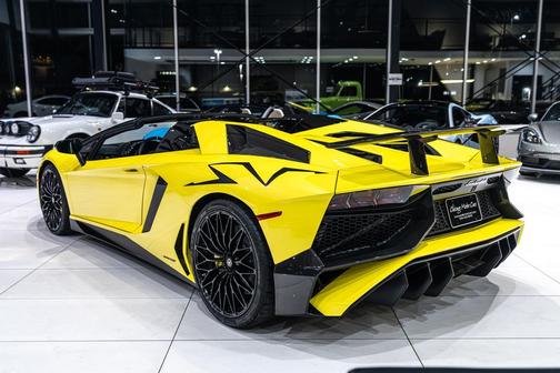 2017 Lamborghini Aventador Coupe
