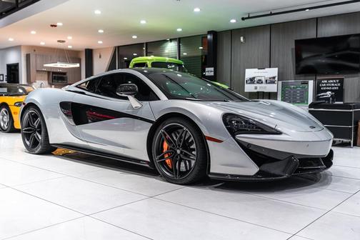 2016 McLaren 570S Coupe ONLY 5300 Miles! HOT Color Combo! Carbon Fiber Trim! Front PPF! LOADE