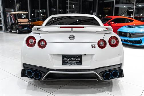 2021 Nissan GT-R Premium Dual-clutch 6-Speed Transmission