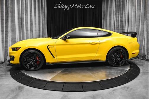 2017 Ford Shelby GT350R Base