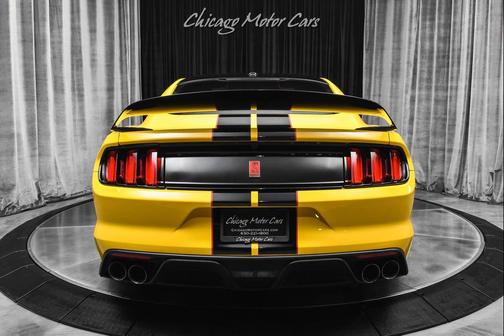 2017 Ford Shelby GT350R Base