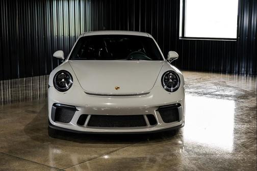Chalk Metallic 2018 Porsche 911 GT3