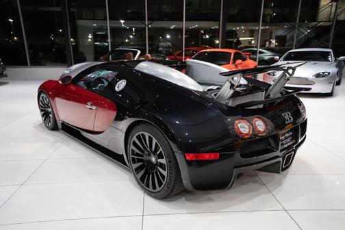 Red Metallic/Black Pearl 2008 Bugatti Veyron 16.4 Coupe