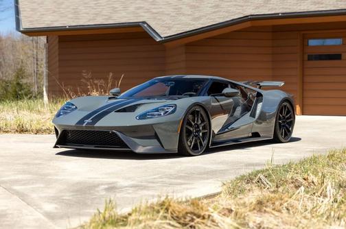 2021 Ford GT Carbon Series 1of1 Grigio Scuro Paint Akrapovi Titanium Exhaust 100 Miles