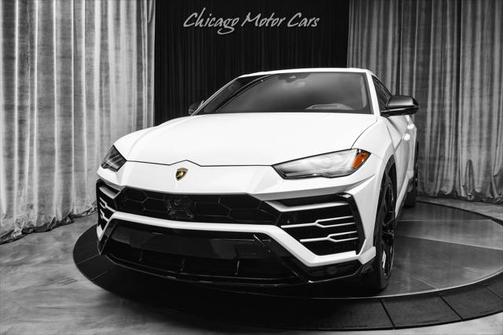 2021 Lamborghini Urus Pearl Capsule