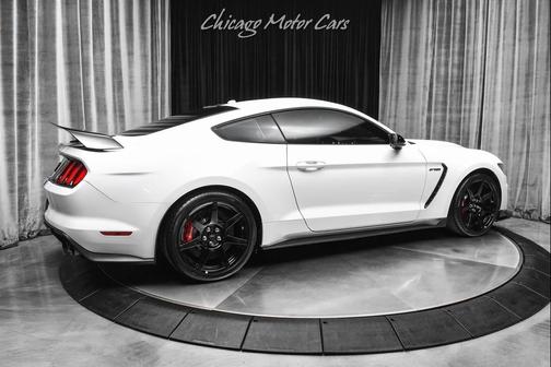 2017 Ford Shelby GT350 Base