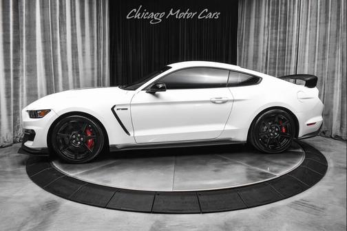 2017 Ford Shelby GT350 Base