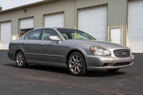 2002 INFINITI Q45 Luxury