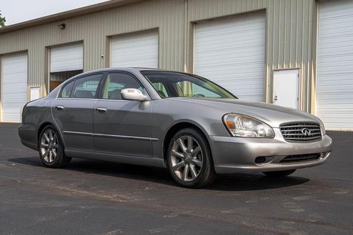 2002 INFINITI Q45 Luxury