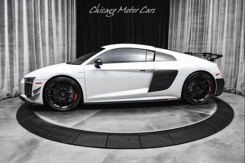 Suzuka Gray Metallic 2018 Audi R8 5.2 V10 plus