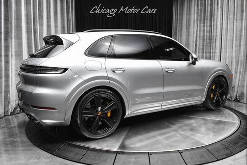 2025 Porsche Cayenne GTS