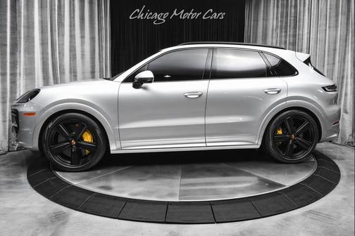 2025 Porsche Cayenne GTS