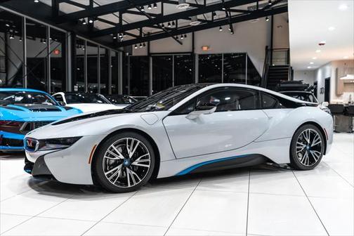 2014 BMW i8 Coupe ONLY 8100 Miles! Gorgeous Color Combo!