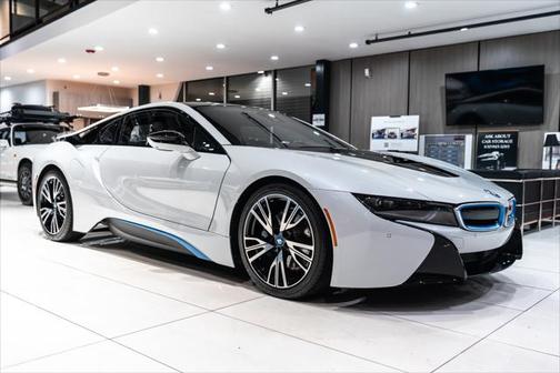 2014 BMW i8 Coupe ONLY 8100 Miles! Gorgeous Color Combo!