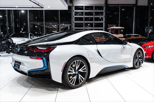 2014 BMW i8 Coupe ONLY 8100 Miles! Gorgeous Color Combo!
