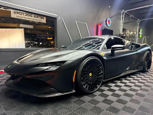 Nero 2025 Ferrari SF90 Spider Carbon Loaded Daytona Seats Rosso Leather Leather Axle Lift