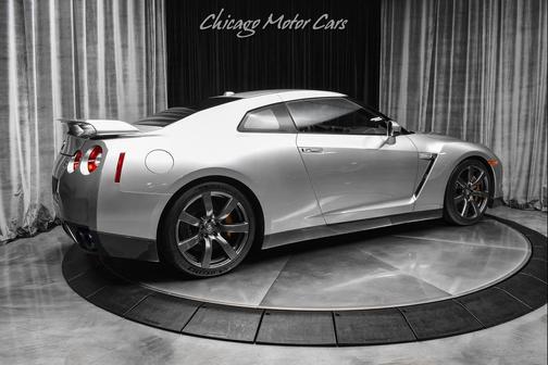 Super Silver 2009 Nissan GT-R Premium