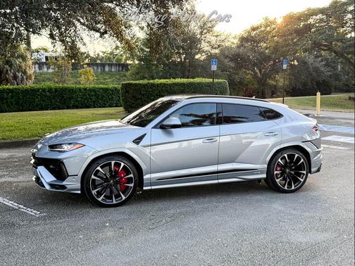 2024 Lamborghini Urus S