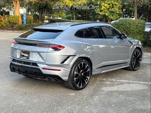 2024 Lamborghini Urus S