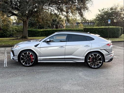 2024 Lamborghini Urus S