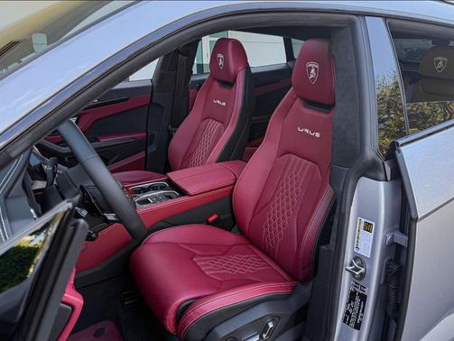 2024 Lamborghini Urus S