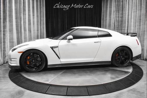 2014 Nissan GT-R Black Edition