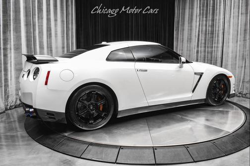 2014 Nissan GT-R Black Edition