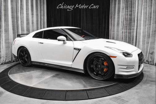 2014 Nissan GT-R Black Edition