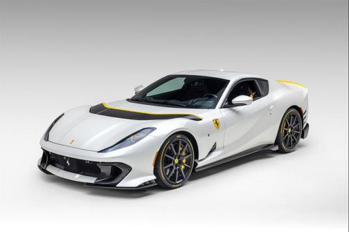 2022 Ferrari 812 Competizione Coupe
