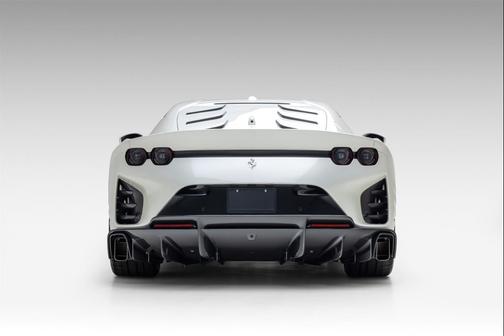 2022 Ferrari 812 Competizione Coupe