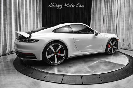 2022 Porsche 911 Carrera 4S