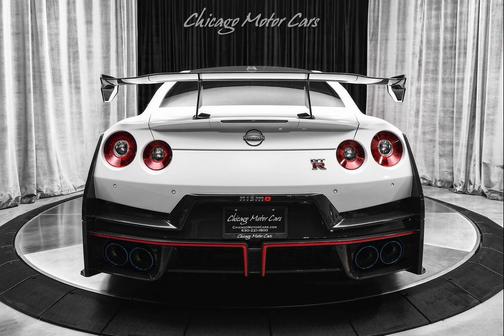 2024 Nissan GT-R NISMO Dual-clutch 6-Speed Transmission