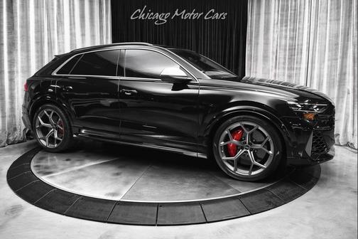 Mythos Black Metallic 2025 Audi RS Q8 4.0T