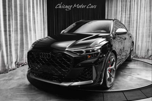 Mythos Black Metallic 2025 Audi RS Q8 4.0T