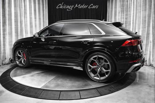 Mythos Black Metallic 2025 Audi RS Q8 4.0T