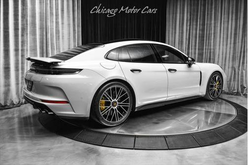 2025 Porsche Panamera GTS