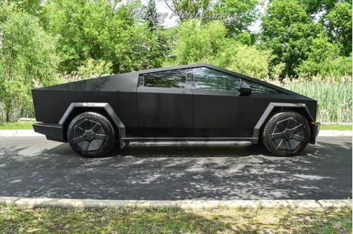 2024 Tesla Cybertruck Cyberbeast
