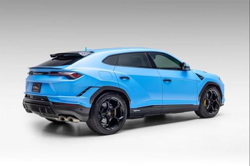 2024 Lamborghini Urus Performante