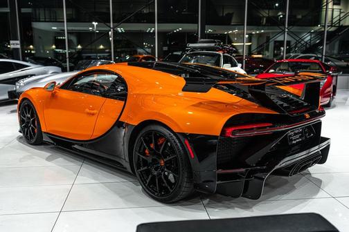 2023 Bugatti Chiron Pur Sport Coupe 1 of 60 Made! 1 of 1 Spec! Bespoke Arancio Atlas!